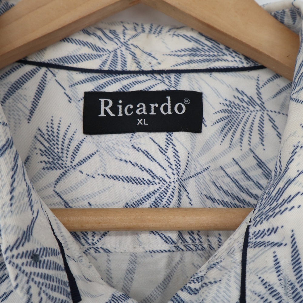 Ricardo Shirt Mens XL Tropical Palm Leaf White Blue Button-Down Good - Picture 2 of 5